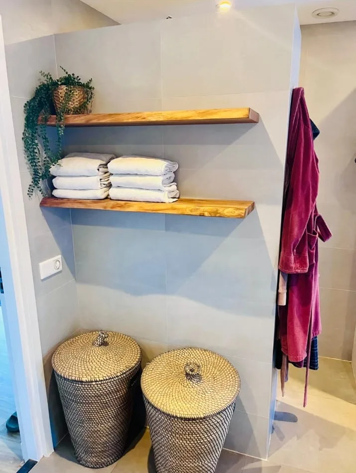 Eiken planken in een badkamer